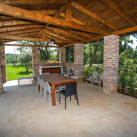 Villa Leonida